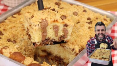 Cuca de chocolate com farofa crocante