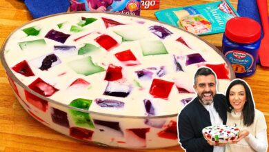 Mosaico de Gelatina Tradicional colorido em forma
